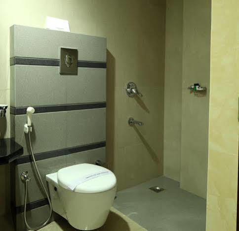 Hotel Green Dreams Kochi Екстер'єр фото